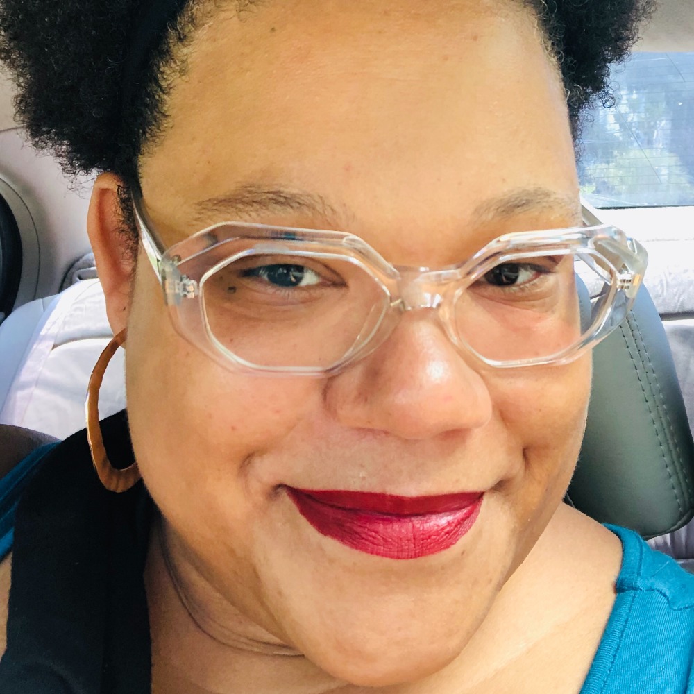 Meet your Posher, Tiffany